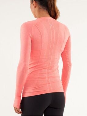 Lululemon /// Women’s Run: Swiftly Tech Long Sleeve - Flare - Size 6